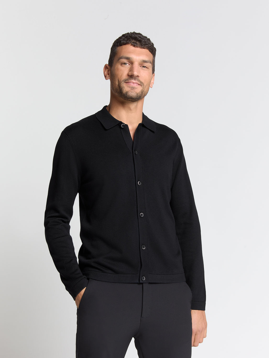 Vest met knoopsluiting | Zwart