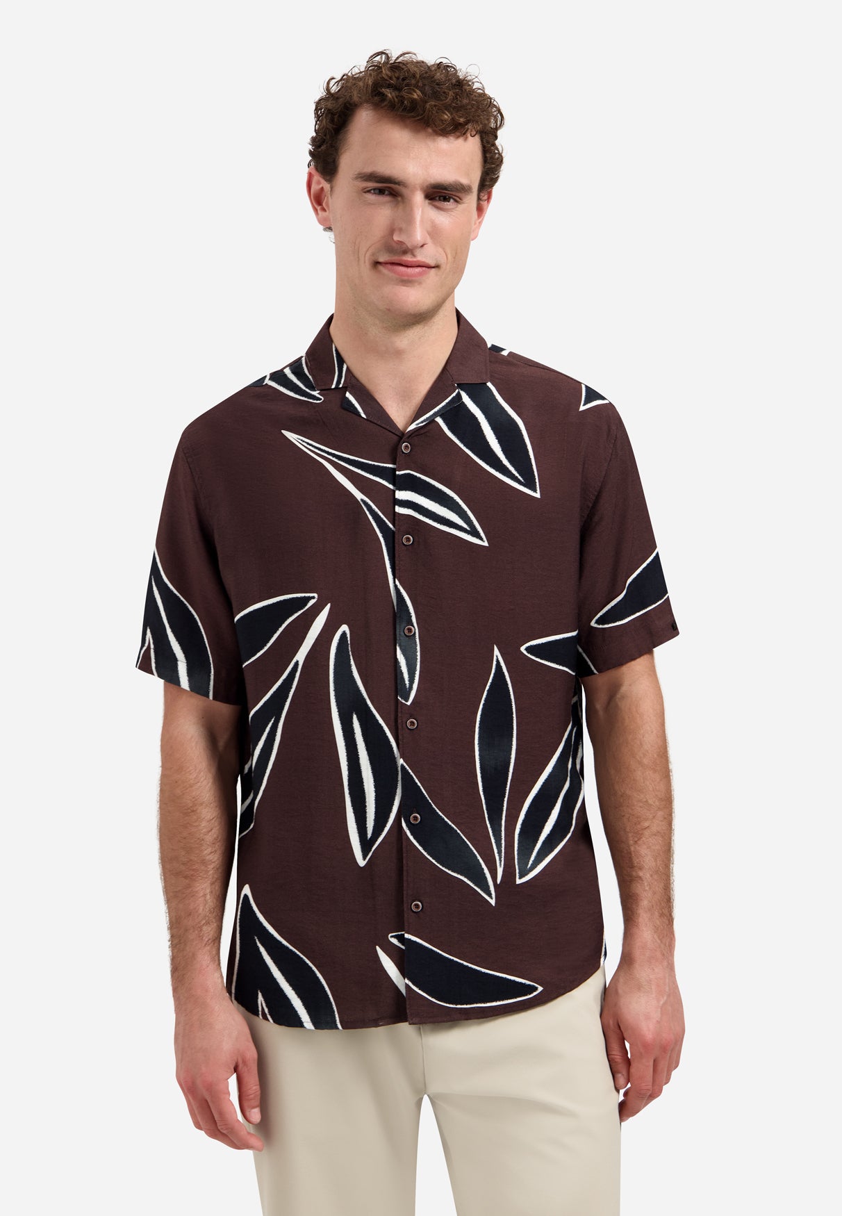 Shirt met korte mouwen en een gedurfd patroon | Dark Brown