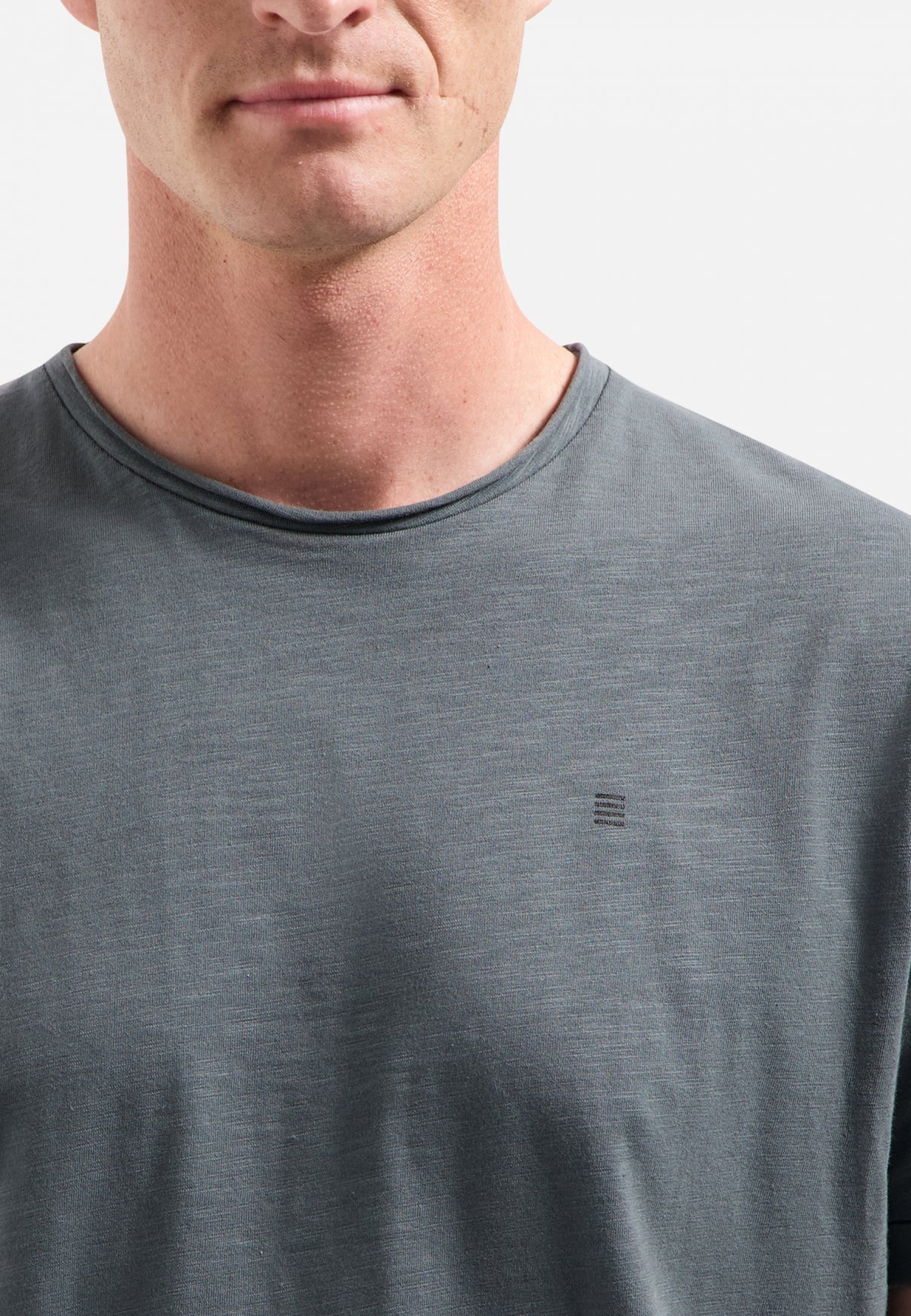 Timeless Basics Ronde Hals  T-shirt | Dark Steel