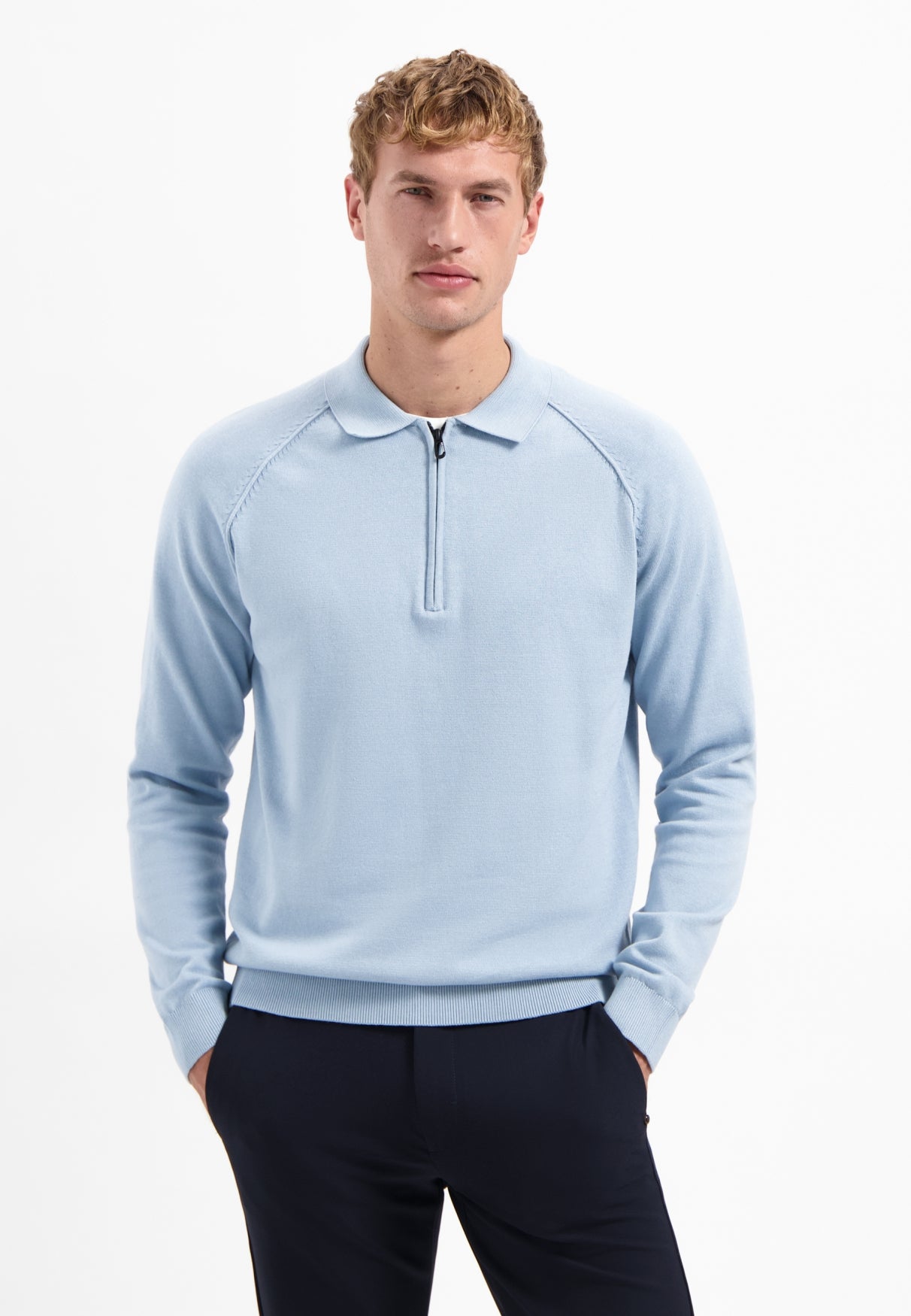 Trui met polokraag, halve rits en raglanmouwen | Dusty Blue