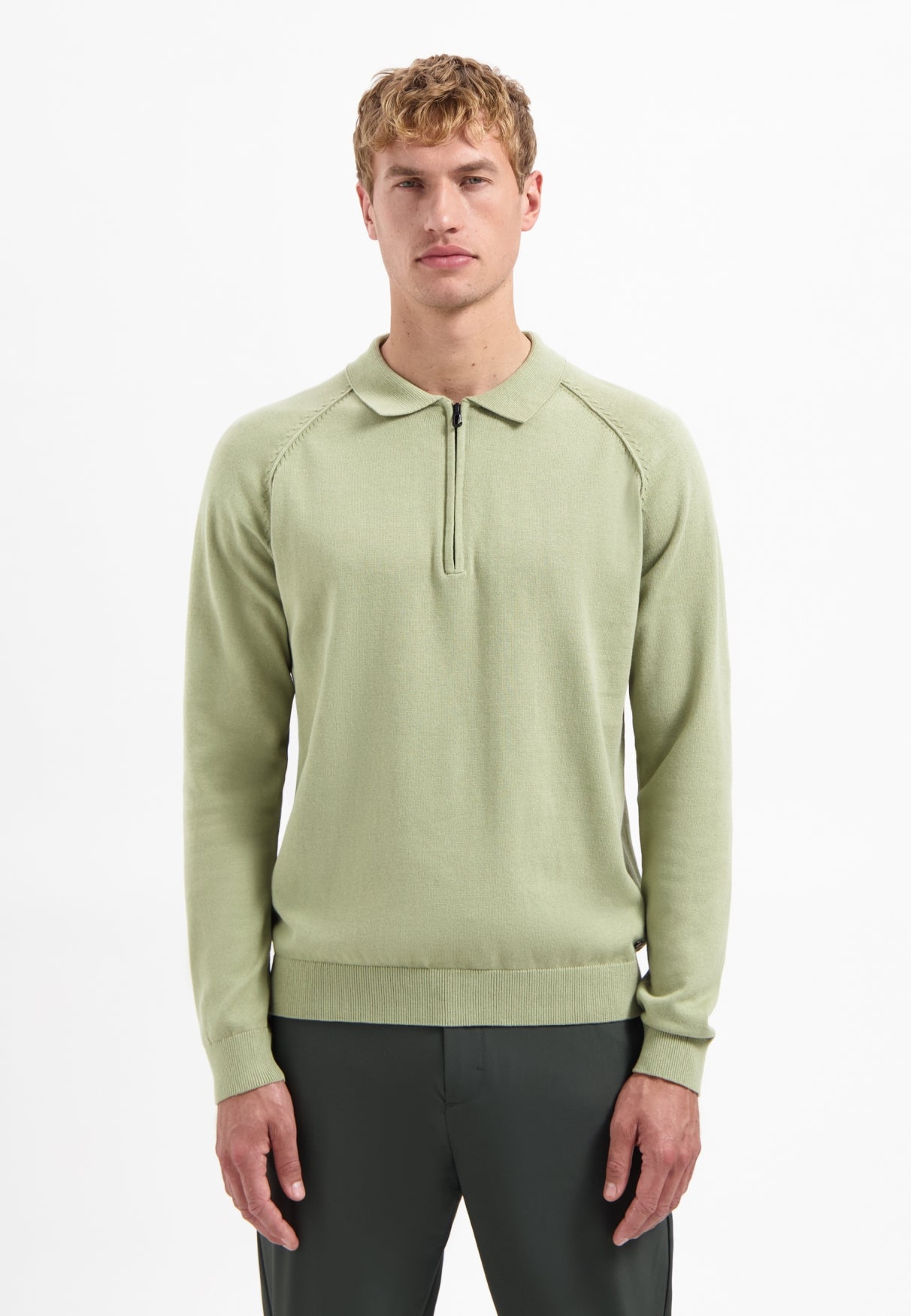 Trui met polokraag, halve rits en raglanmouwen | Light Moss