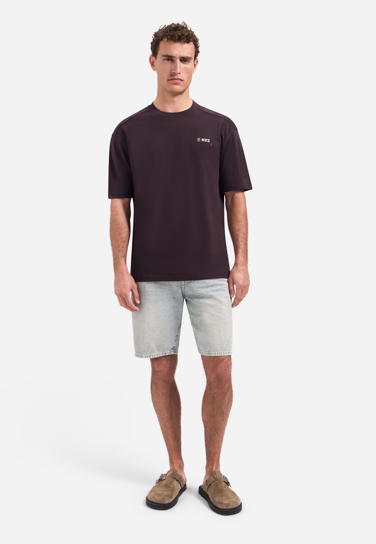 T-shirt met ronde hals, korte mouwen en print op de rug | Dark Brown