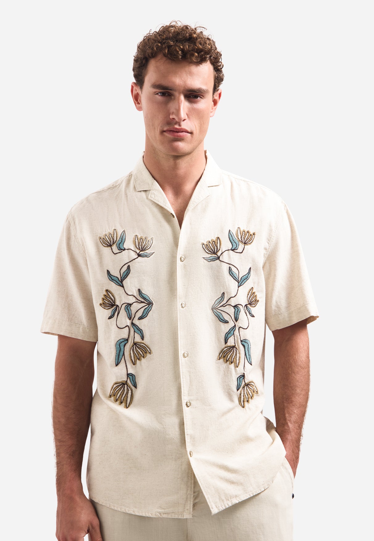 Shirt met korte mouwen en geborduurde bloemen | Stone
