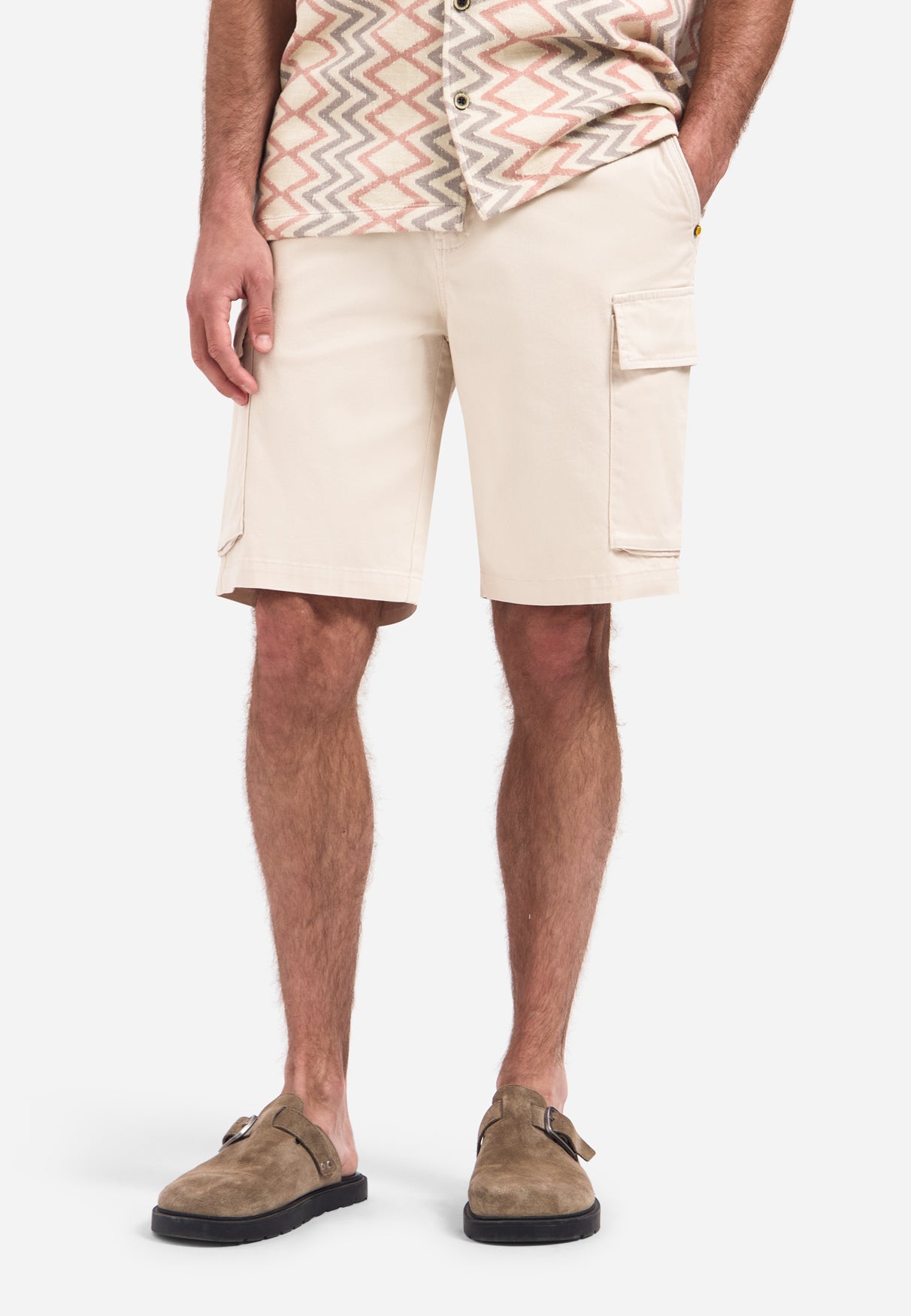 Cargo shorts with side pockets | Stone