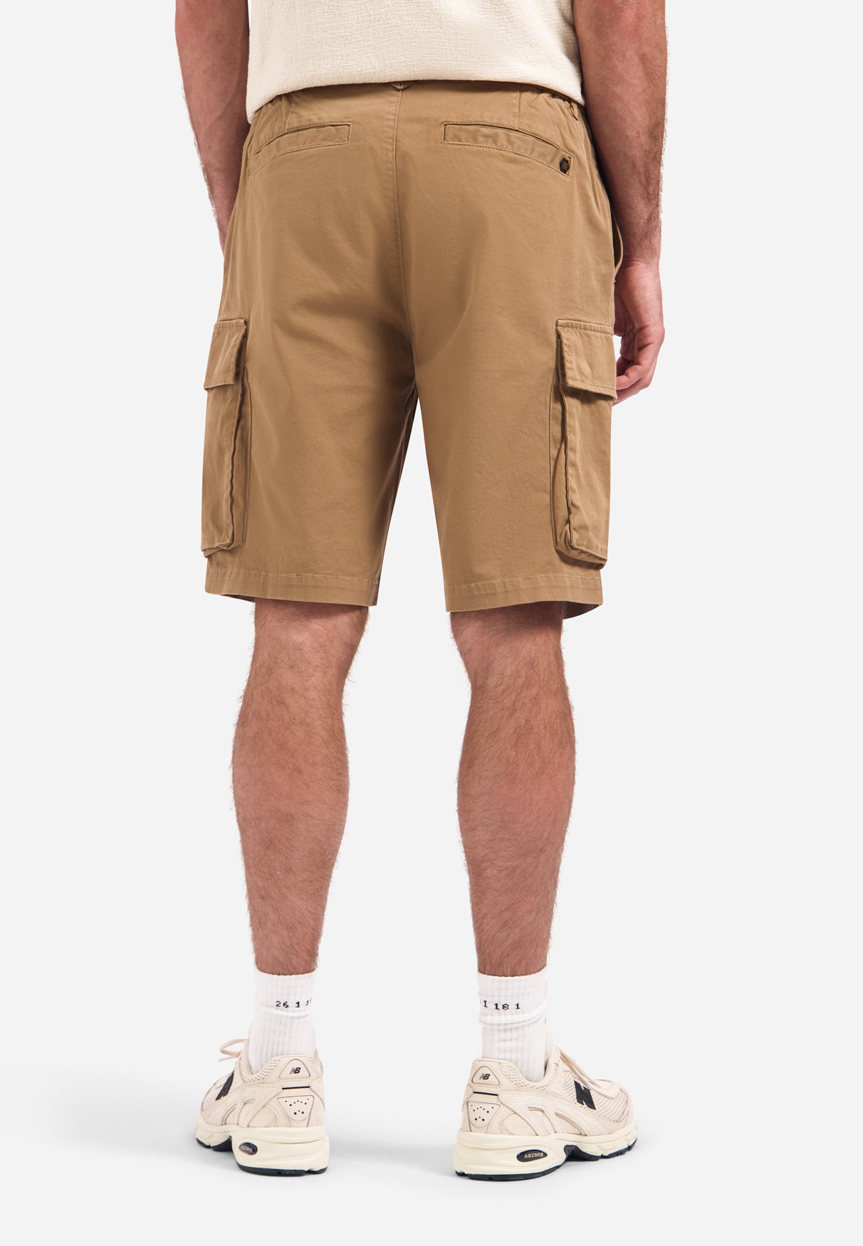 Cargo shorts with side pockets | Sand